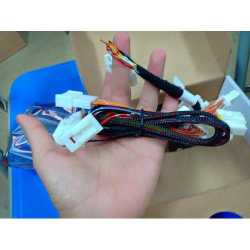 Fortuner- Gập gương và lên xuống kính tự động cho xe Fortuner 2018- 2019 bản máy dầu - FTN016