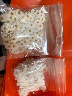 Hoa bột ôm móng 3k9