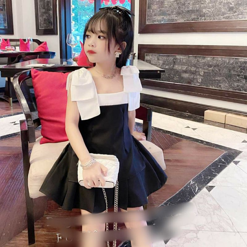 Đầm bé gái xinh