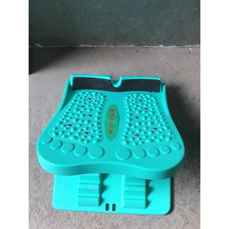 Bàn đạp nắn chỉnh đôi chân thon gọn và thẳng hơn đồng thời giảm mỡ bụng