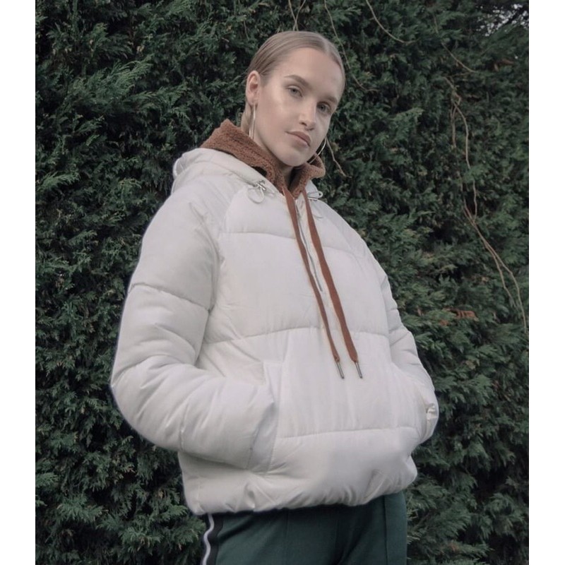 Áo khoác phao nữ hiẹu Bershka