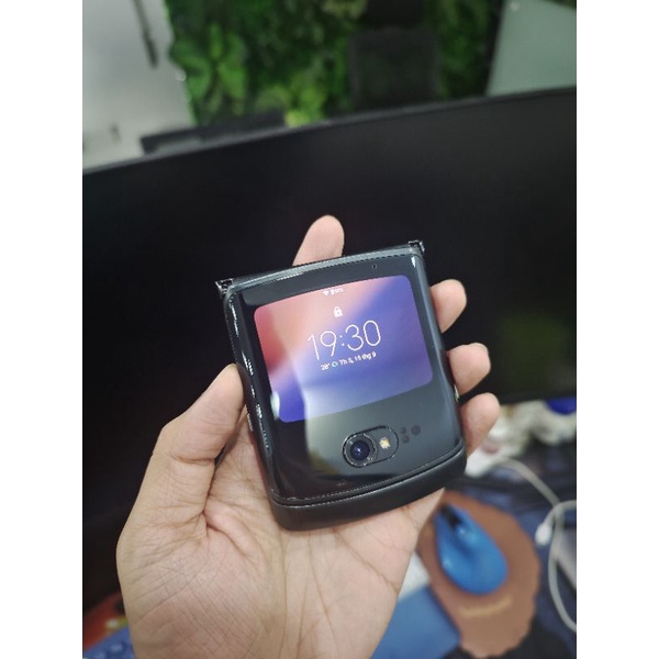 Điện thoại motorola razr 5g 2020