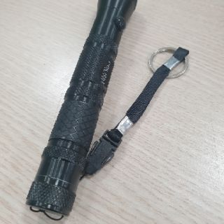 Đèn pin siêu sáng POLICE