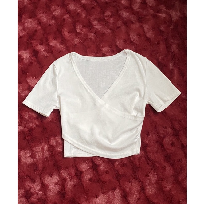 Thanh lý áo thun croptop size M.
