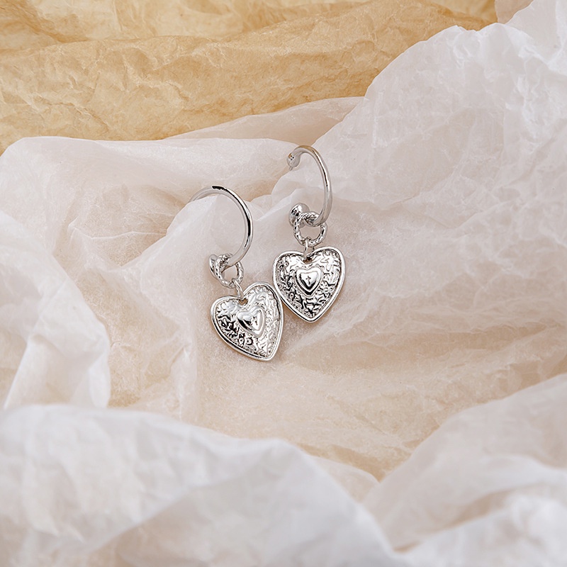 Khuyên Tai Tua Rua Hình Trái Tim Dập Nổi Phong Cách Âu Mỹ Cổ Điển Thời Trang Cho Nữ