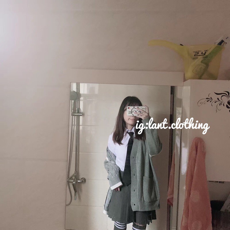 Áo khoác len cadigan huy hiệu