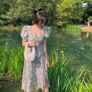 Váy hoá nhí xẻ tà