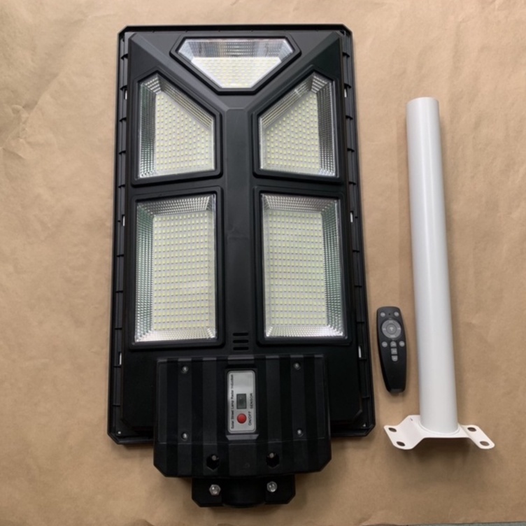 Đèn năng lượng mặt trời 600w GY-892 sáng trắng