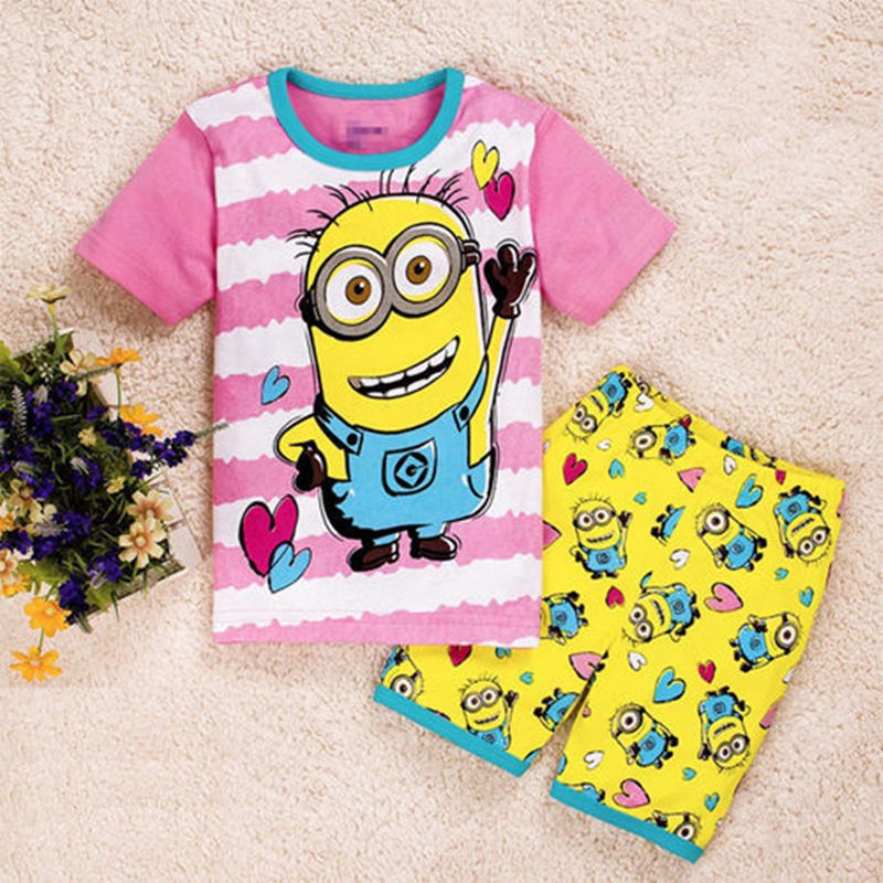 Bộ quần áo in hình Minion xinh xắn dành cho bé gái
