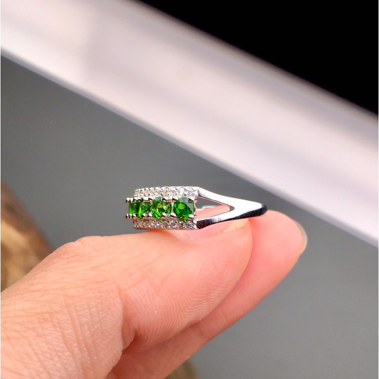 Vòng đá phong thủy - nhẫn bạc diopside