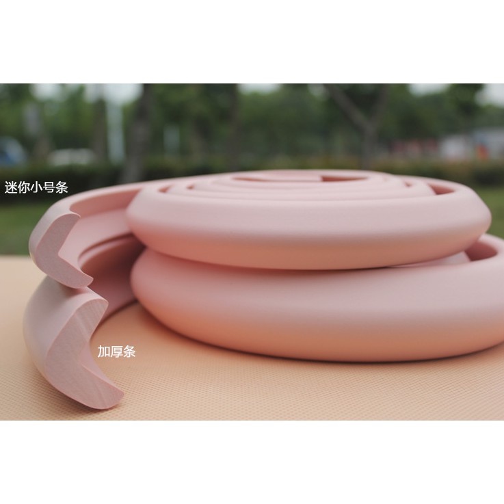 Xốp bọc cạnh bàn, góc bàn giữ an toàn cho bé