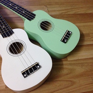 Ukulele LORTUI 21inch màu trắng