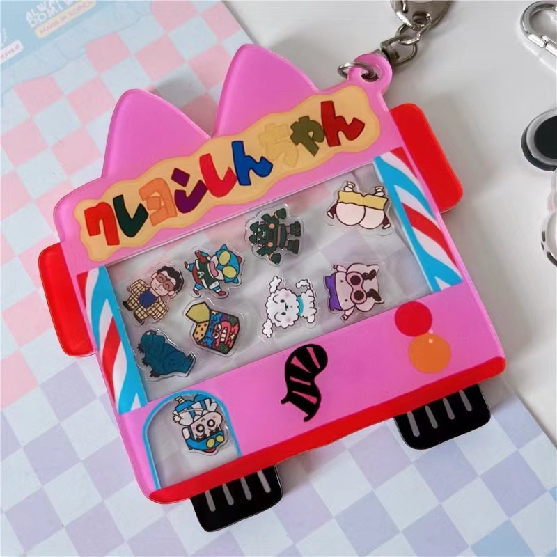 Móc khoá acrylic shin cậu bé bút chì