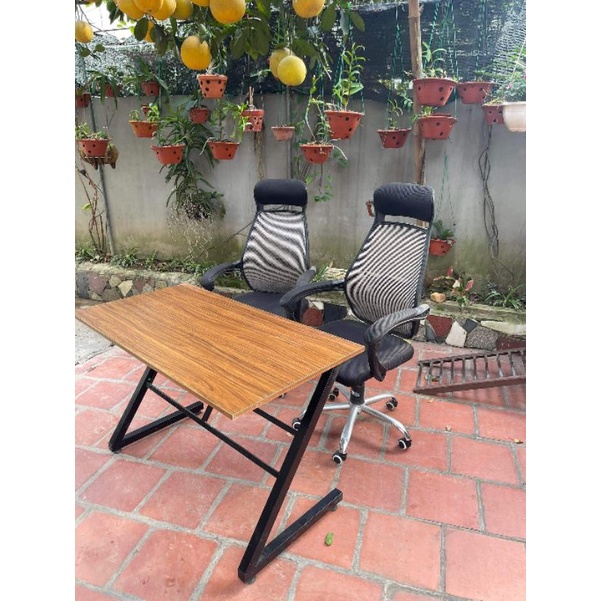 Bàn chữ Z chân đen - trắng mặt bàn nhiều màu
