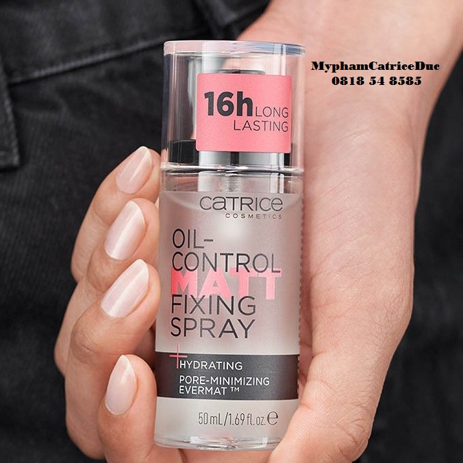 Xịt khoáng khoá nền Catrice 16h Oil Control Fixing Spray