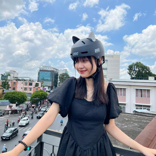 Tai Mèo Gắn Mũ Bảo Hiểm Nhiều Màu Dễ Thương