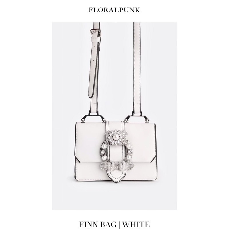 Pass túi Finn bag của Floral punk