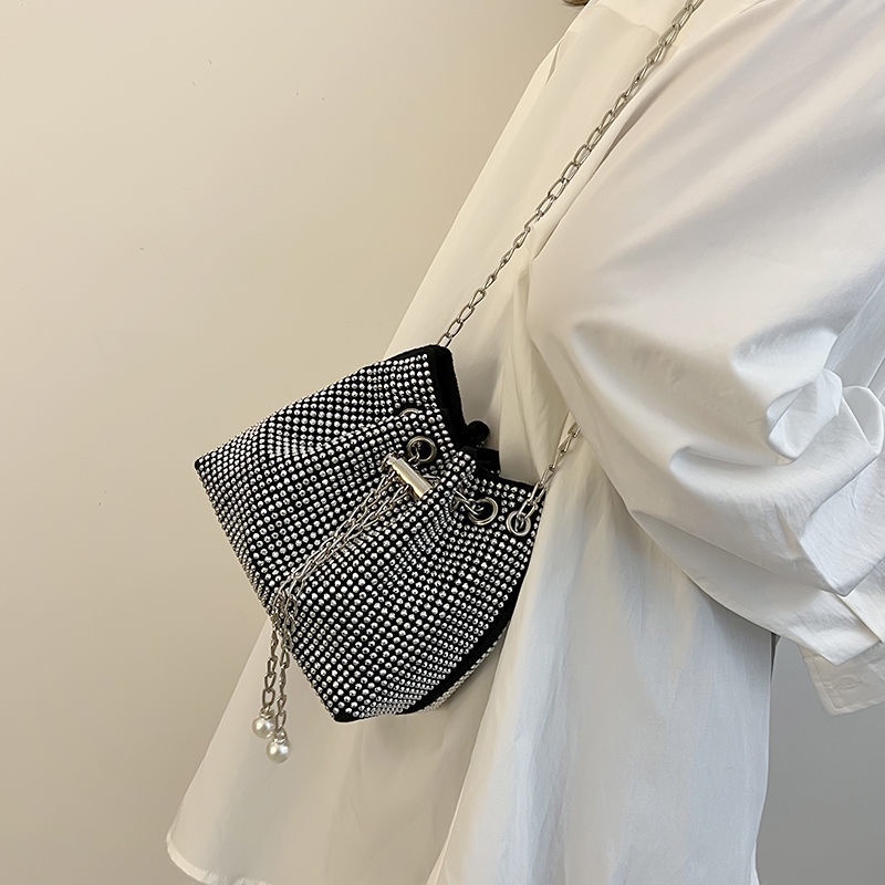 This year, small bags are popular for women's 2022 new summer bright diamond with bucket bag, ins chain satchel bag