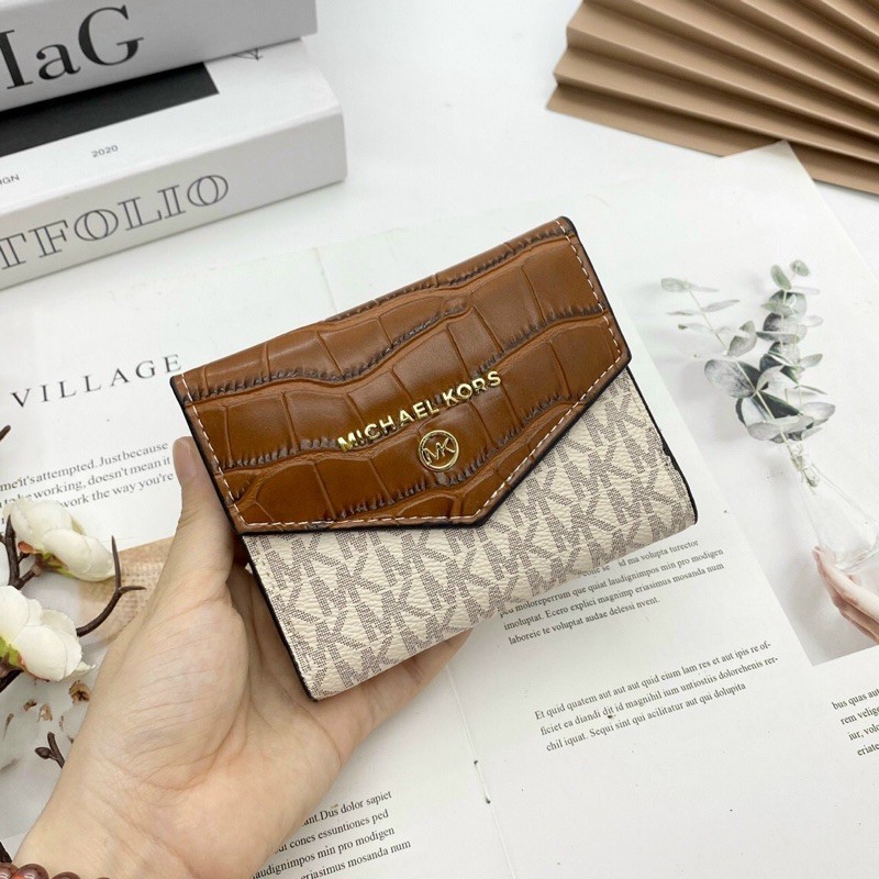 VÍ MICHAEL KORS NGẮN NẮP NHỌN
