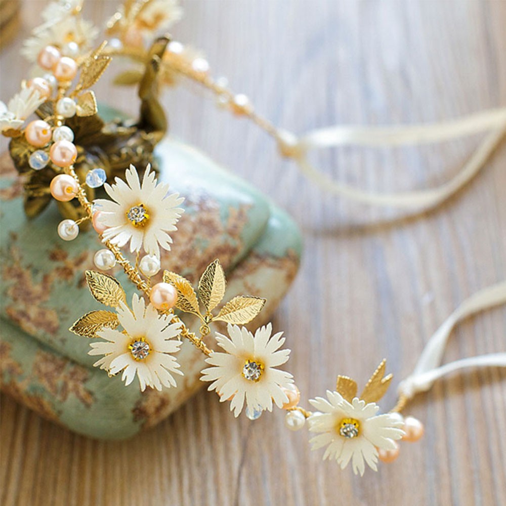 Băng đô hoa cúc đính ngọc trai nhân tạo dành cho cô dâu