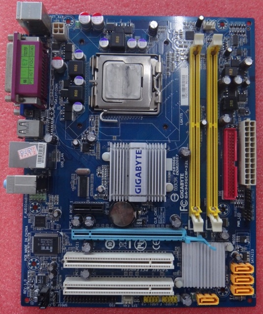 Main Giga GA-945GCM-S2L chạy được core e8xxx