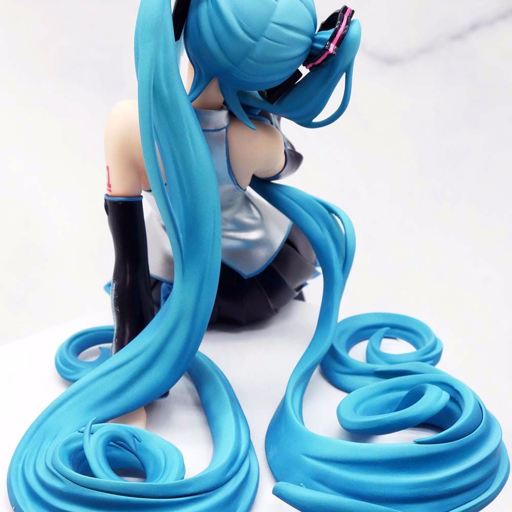 Mô hình nhân vật Hatsune Miku bằng chất liệu PVC