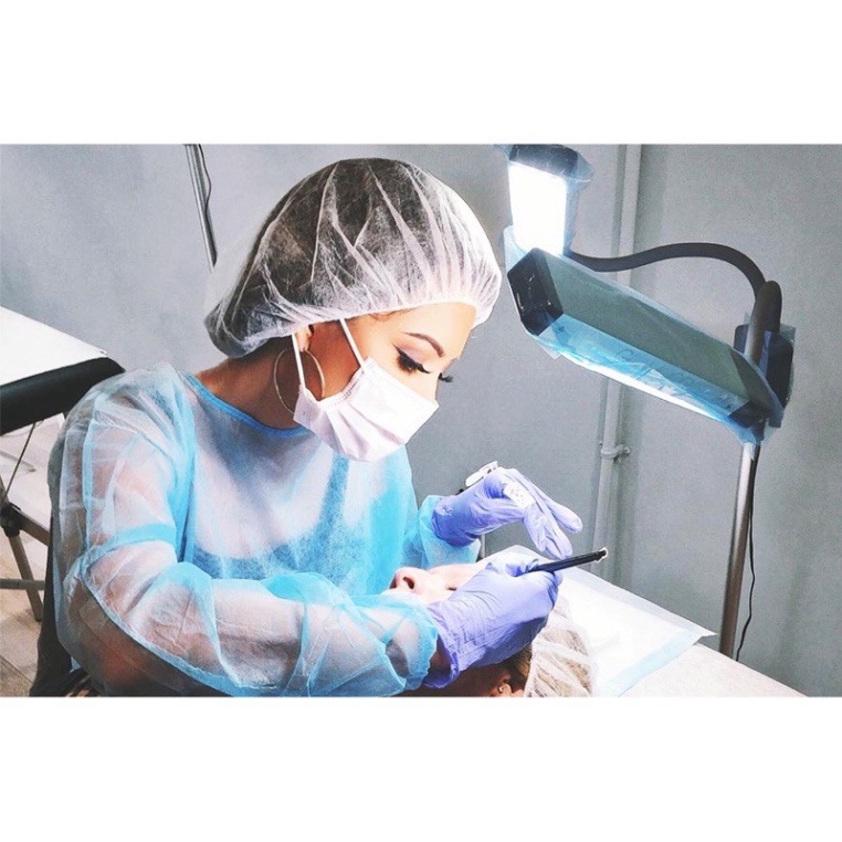(Combo 10c)Áo Bảo Hộ Y Tế Màu Trăng  Dùng Trong Phun Xăm,Spa
