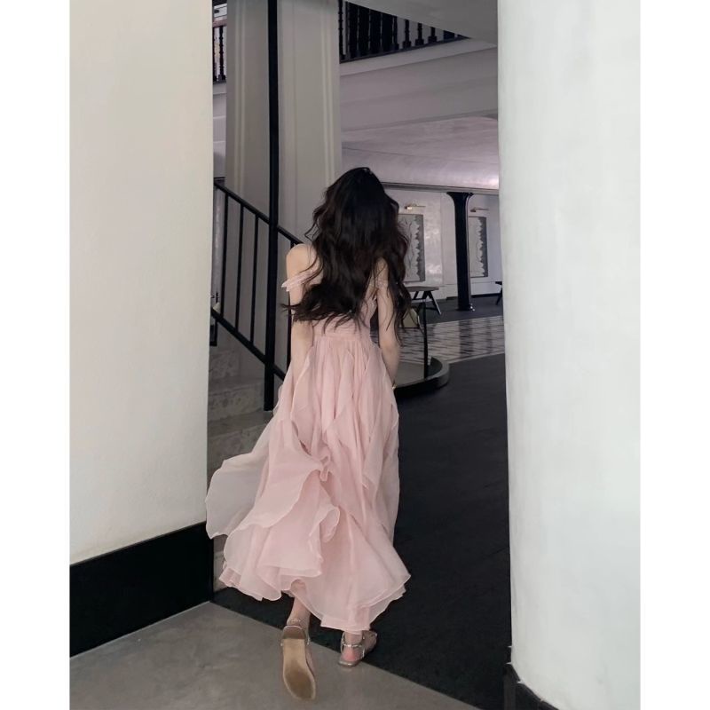 Váy 2 dây dài màu hồng mỏng manh nhẹ nhàng thời trang mùa hè cho nữ