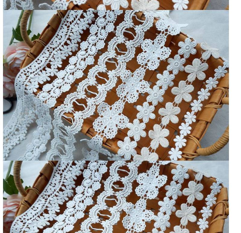 Miếng vải cotton thêu ren hoa 1.6cm tiện lợi