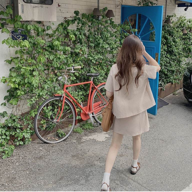Bộ Áo Khoác Blazer Ngắn Tay Màu Trơn Phối Chân Váy Ngắn Kiểu Hàn Quốc