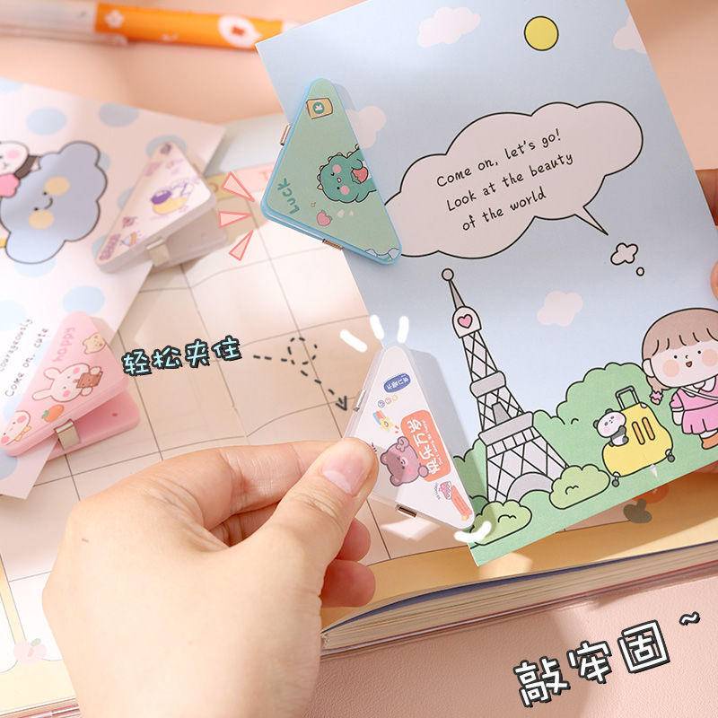 ⭐ iLado ⭐ 【4 PCS】 Kẹp tài liệu mini Tam giác kẹp giữ Kẹp Bướm kẹp nhựa Văn phòng phẩmCute Stickers trong suốt màu đặc Học Sinh kẹp giấy đồ dùng học tập Acrylic Tiện Dụng Cho Học Sinh cho trường học văn phòng dễ thương
