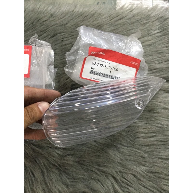 Chụp xi nhan sau Xe PS 150i