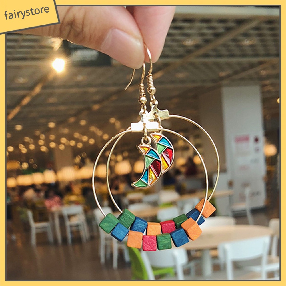 Bông Tai Hình Mặt Trăng Tròn Bằng Gỗ Dành Cho Nữ