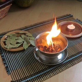 Lá Nguyệt Quế (Bay Leaf)