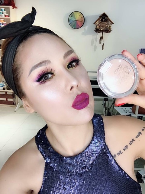 Phấn bắt sáng Catrice High Glow