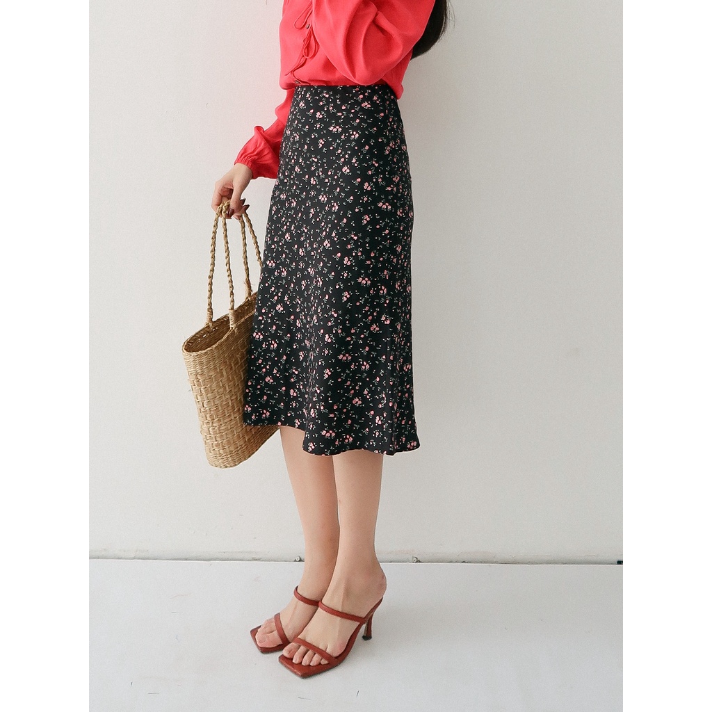 ARIUSTEES - Chân váy lưng cao hoa nhí màu đen Rosie Skirt