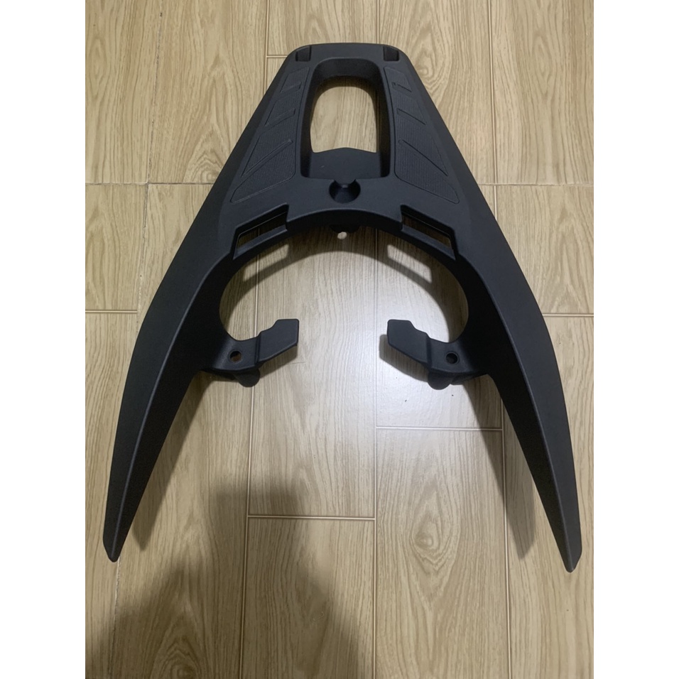 Cảng sau xe VARIO 160 cc đời 2022 kiểu sh chất liệu nhựa