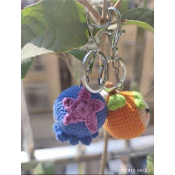 Móc khoá sứa biển, cam vàng