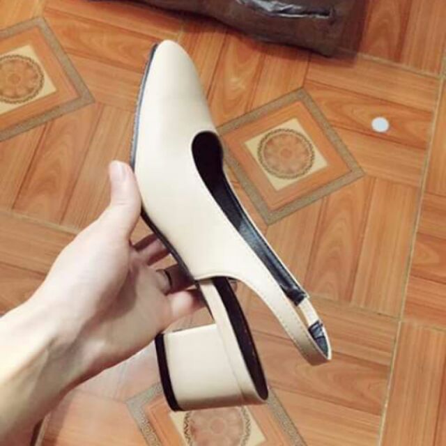 Giày hở gót