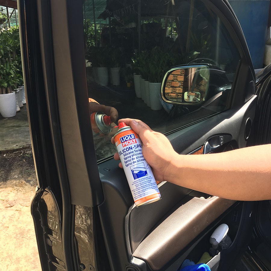 Chai xịt silicon bôi trơn bảo dưỡng cao su, nhựa Liqui Moly Silicon-Spray 3310 300ml