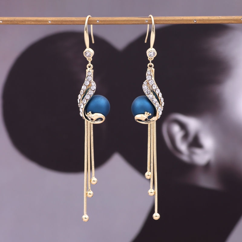 Khuyên Tai Hình Chim Công Đính Ngọc Trai Nhân Tạo Thời Trang