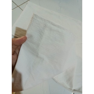 Áo ống lót viền kiểu hàn.