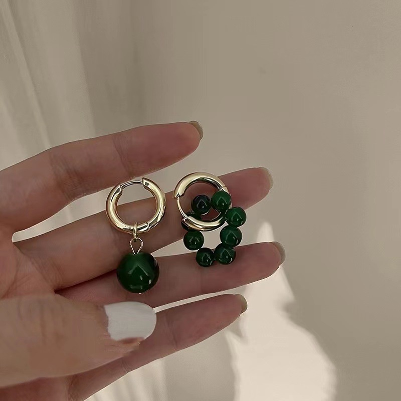 Khuyên Tai Đính Hạt Không Đối Xứng Màu Xanh Lá Cây Phong Cách Âu Mỹ Cổ Điển Sang Trọng Dễ Phối Đồ