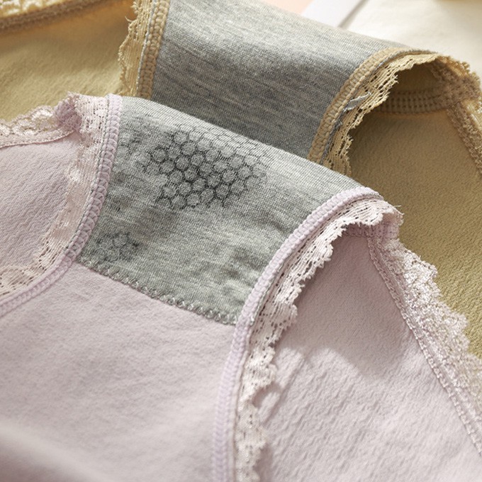 Quần lót nữ cottton không đường may kháng khuẩn viền ren xinh 05