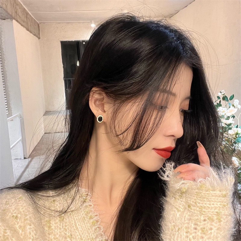 [JUNG/Jung Accessories] Bông tai/Hoa tai hợp kim hình oval đính đá màu đen phong cách Hàn Quốc