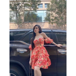 váy xoè hoa trễ vai