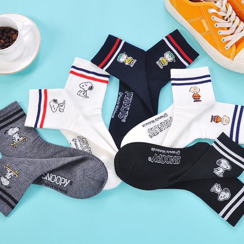 Tất hai sọc snoopy cao cổ