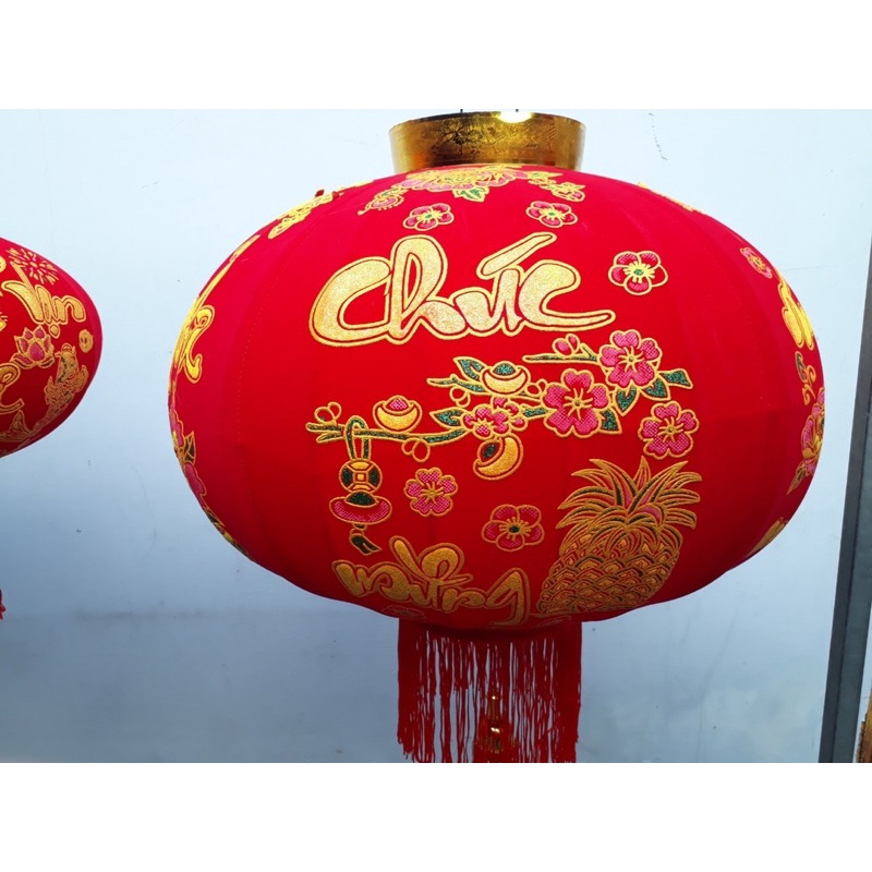 Lồng đèn nhung đỏ trang trí
