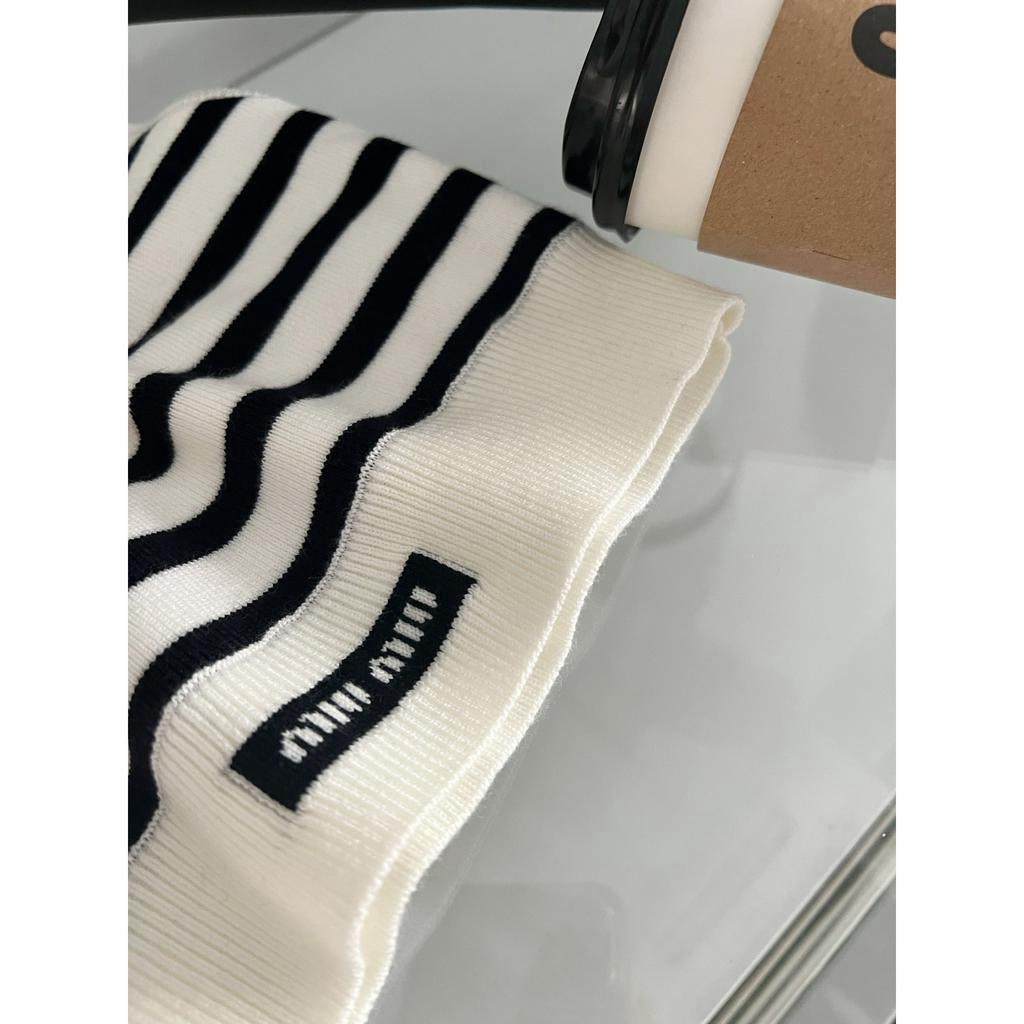 Áo Dệt Kim Sát Nách Kẻ Sọc Cá Tính Cho Nữ