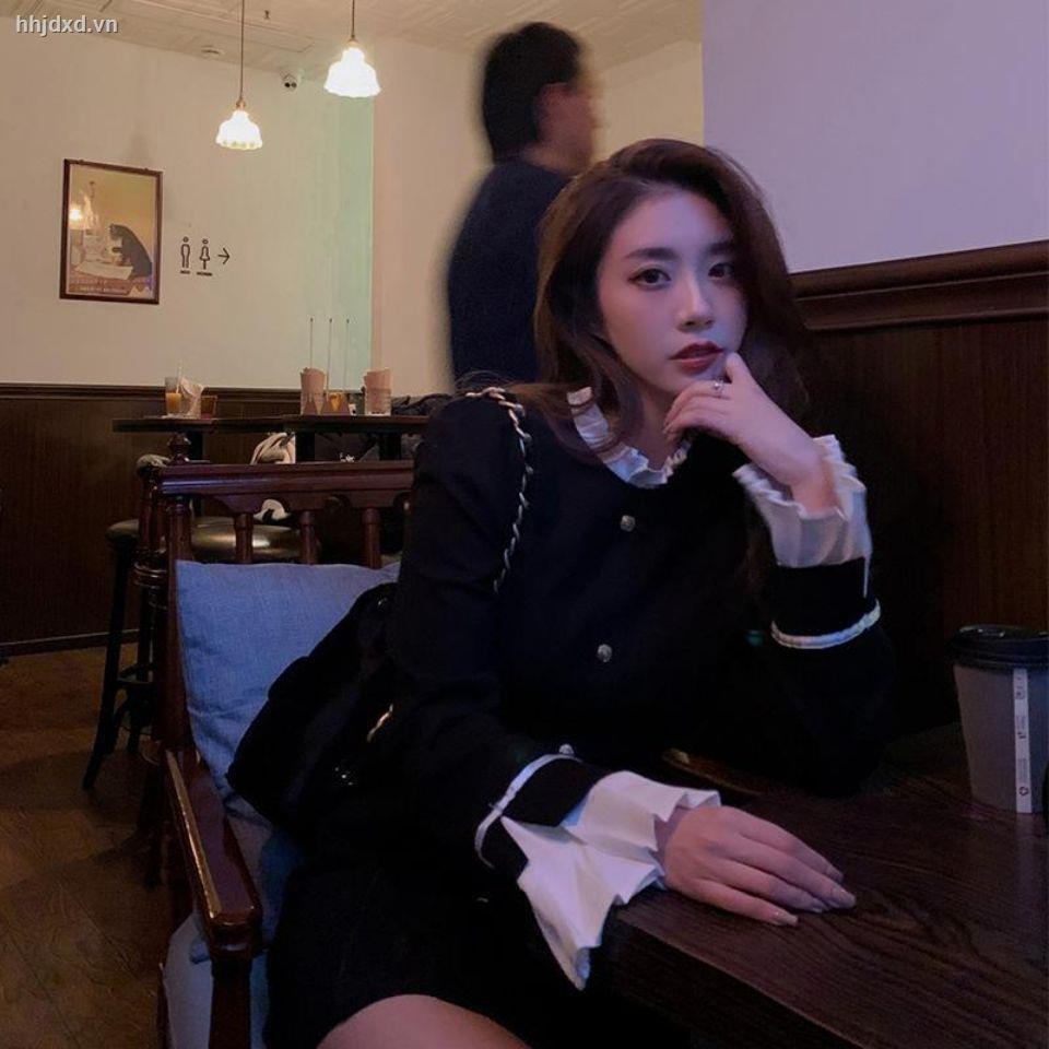Đầm đen dáng ôm phong cách Pháp cổ điển thời trang mùa thu cho nữ 2021 Hepburn